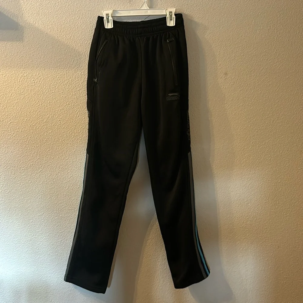 Slazenger black sweatpants size is listed fit like a medium